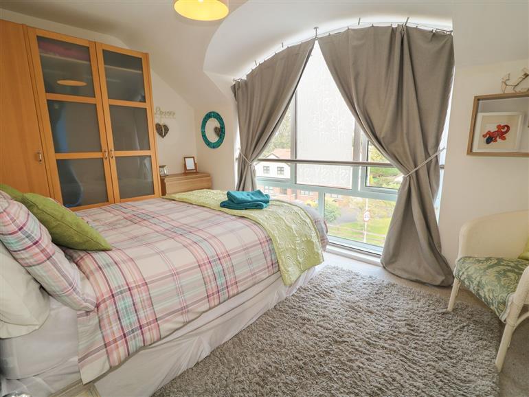 Apartment 16 (1050879) Pet Friendly in Coleraine sleeps 6 people