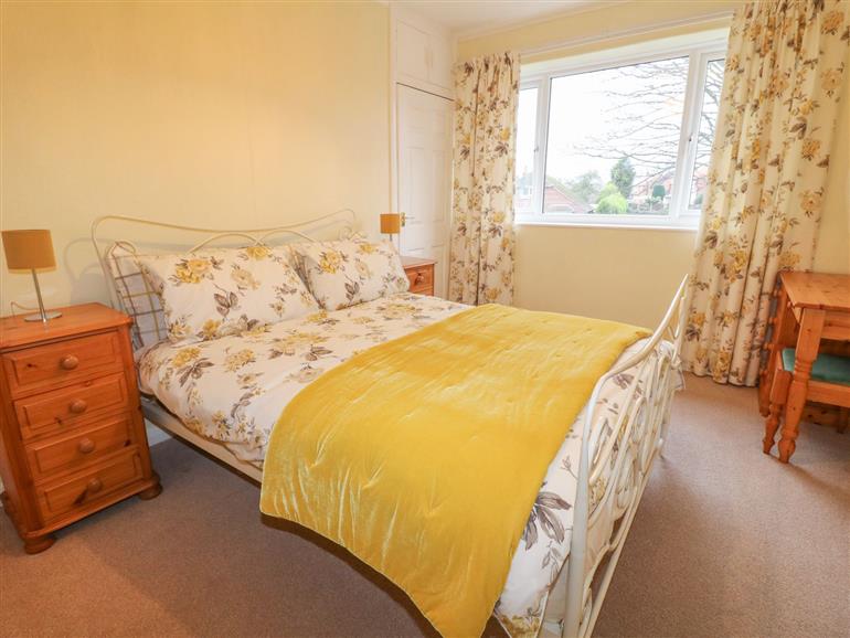 One of the bedrooms at Cheriton in Tuxford