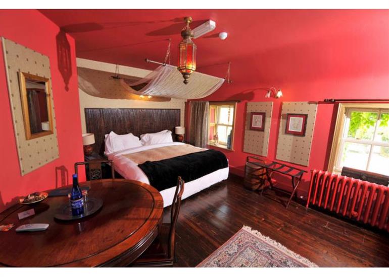 Mansion Estate in Kinsale Pet Friendly cottage weekend and