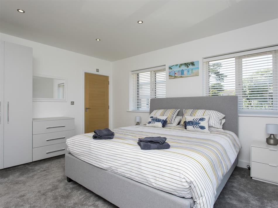 Apartment 18 in Sandown cottage weekend and short breaks at Holiday