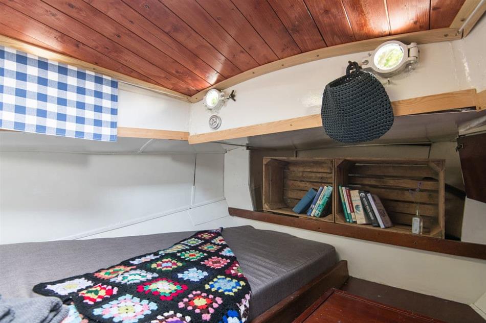 Bedroom in Oyster, Salcombe