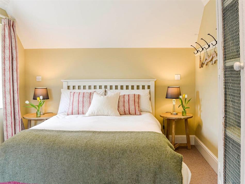 Rose Cottage (Ref UK39117) in Blairgowrie cottage weekend and short