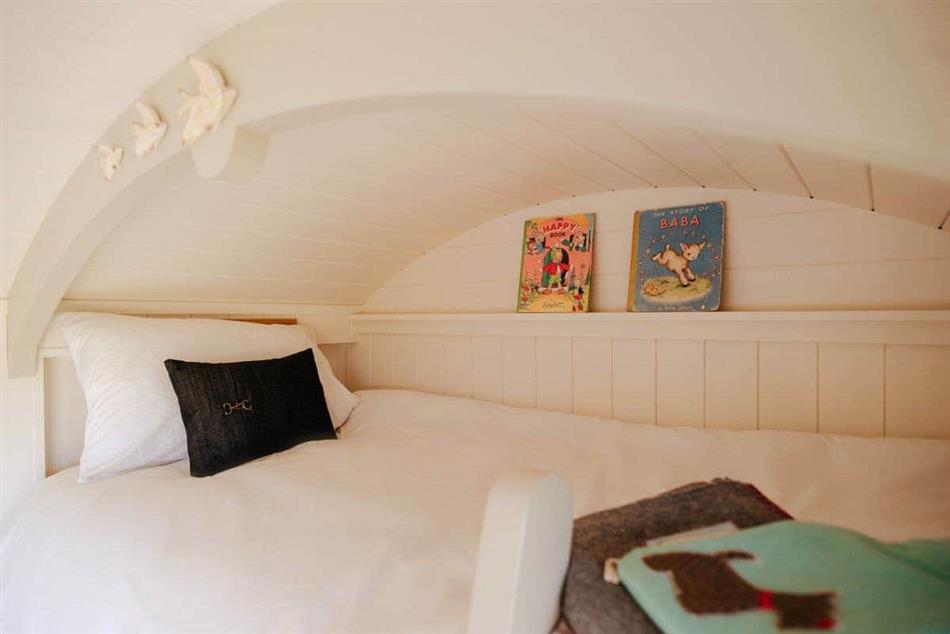 Bedroom in Tamar Hut, 