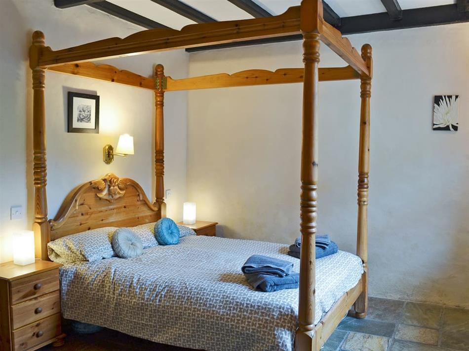 Middle Cowley Farm Cottages - The Carriage House (Ref : UK11724) in