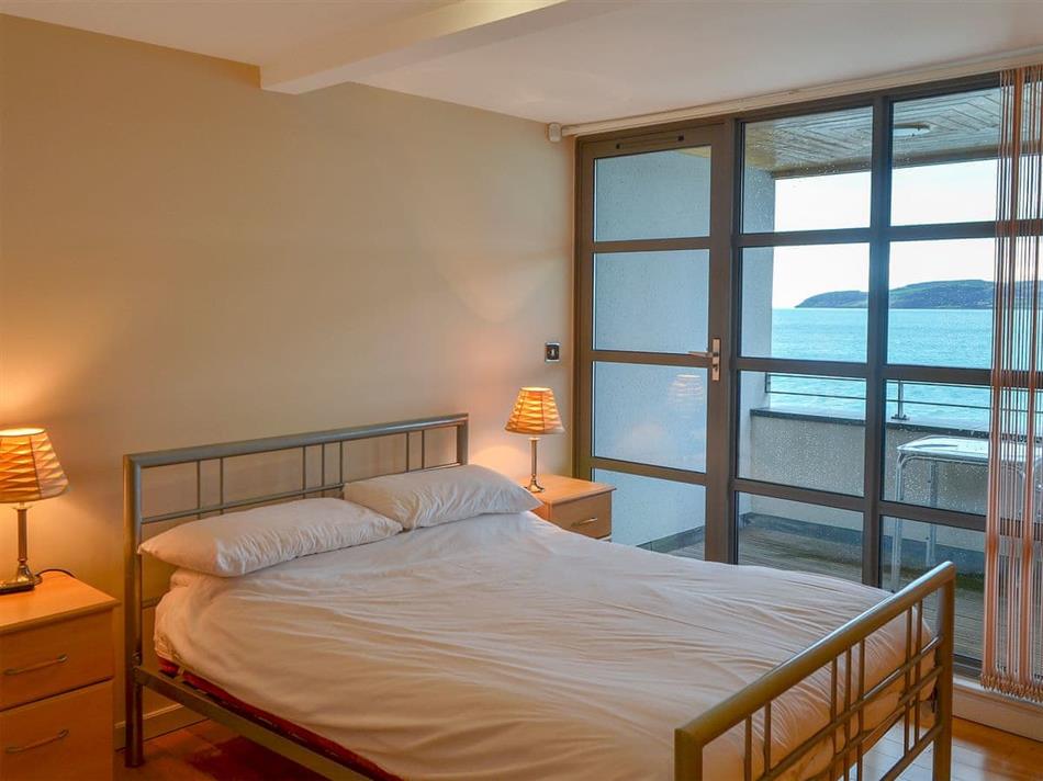 The Quay (Ref OQP) in Red Wharf Bay, Anglesey. cottage weekend and