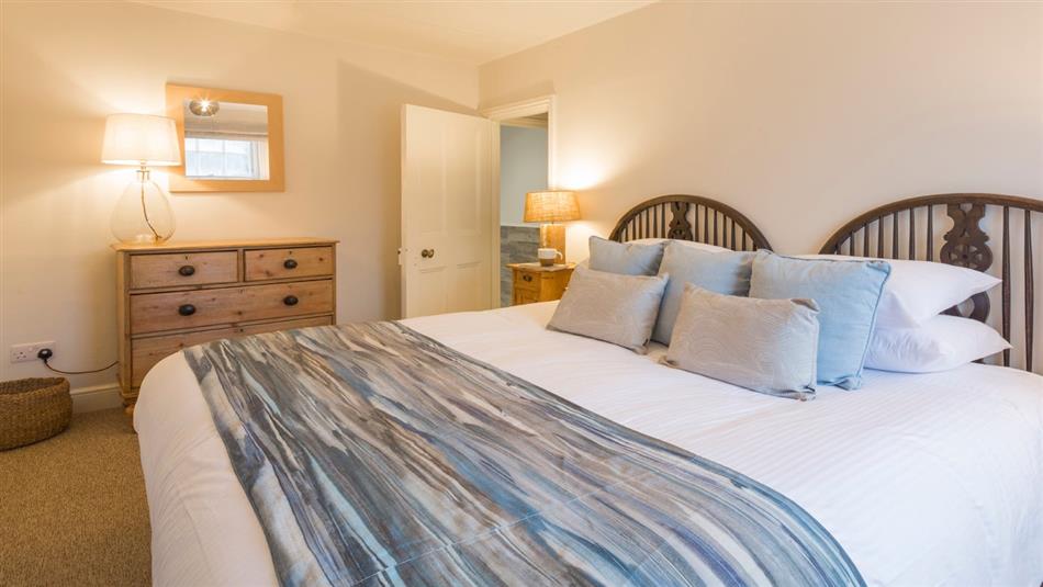 Port Gaverne Beach House in Port Isaac, Cornwall Pet Friendly cottage