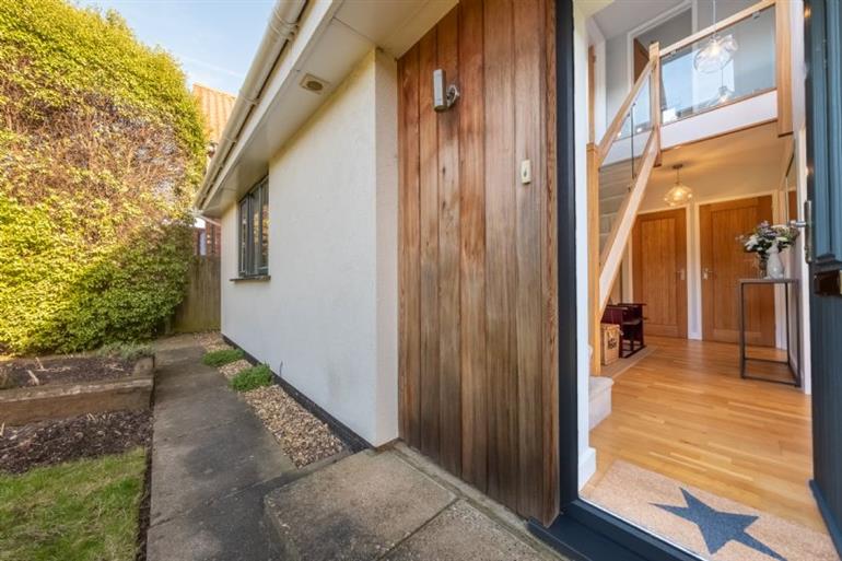 Cedar House in Holt, Norfolk Pet Friendly cottage holidays Norfolk