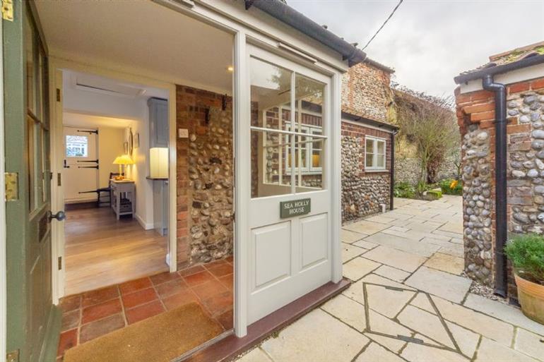 Sea Holly House in Blakeney near Holt, Norfolk Pet Friendly cottage