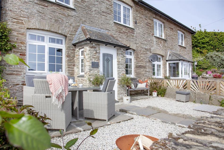 Bumble Cottage in Torcross, Devon Pet Friendly cottage holidays Torcross