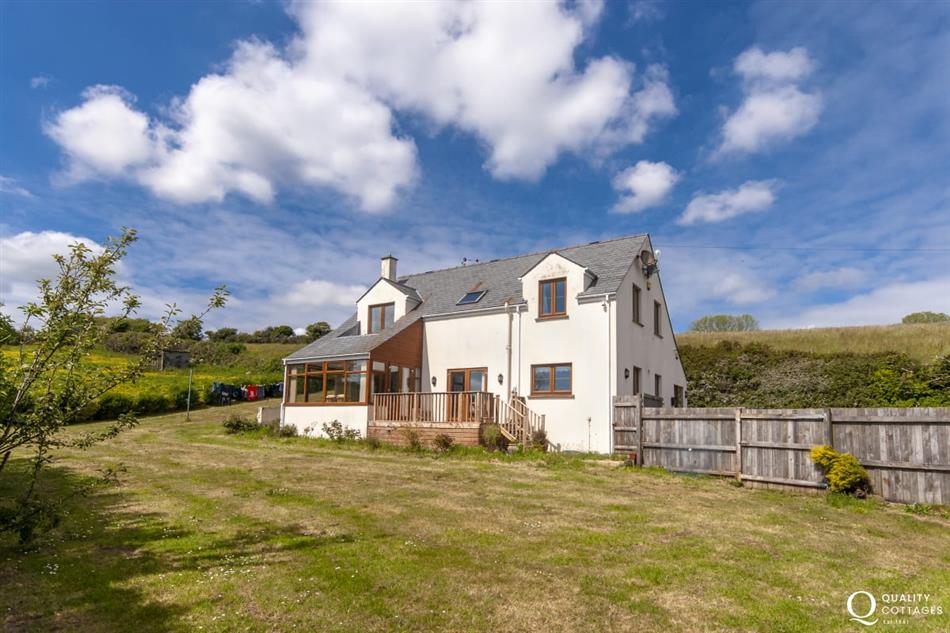 Meadow Farm in Tenby, Pembrokeshire Pet Friendly cottage holidays Tenby