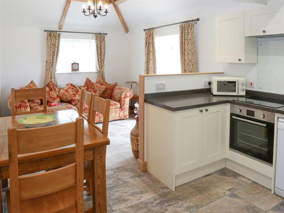 Midknowle Farm Cottages Midknowle Barn (Ref UKC2481) in South