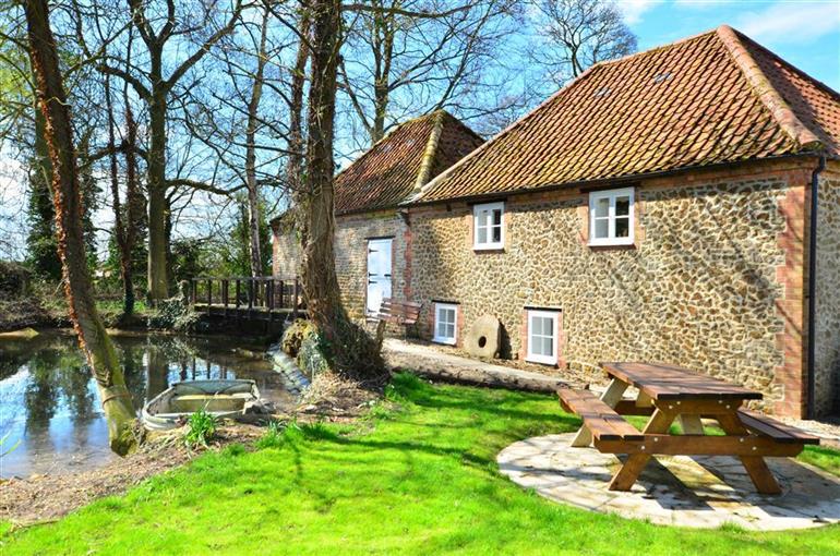 Water Mill in Pet Friendly cottage holidays