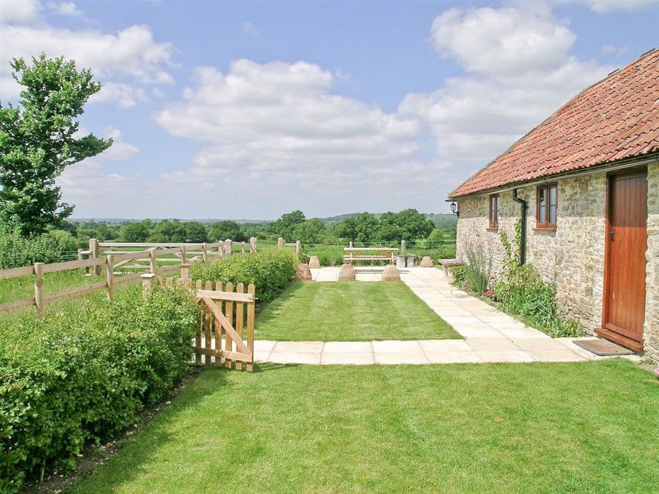 The Old Stables (Ref DYS) in Leigh, Sherborne, Dorset. Pet Friendly