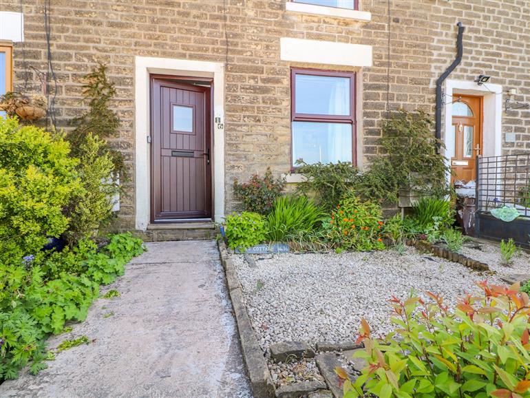 Beas Cottage (1010002) Pet Friendly in Little Hayfield sleeps 4 people