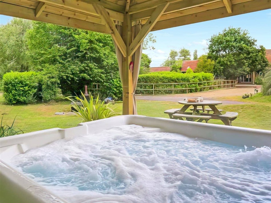 Hot tub at Cedar, Ilketshall St Margaret