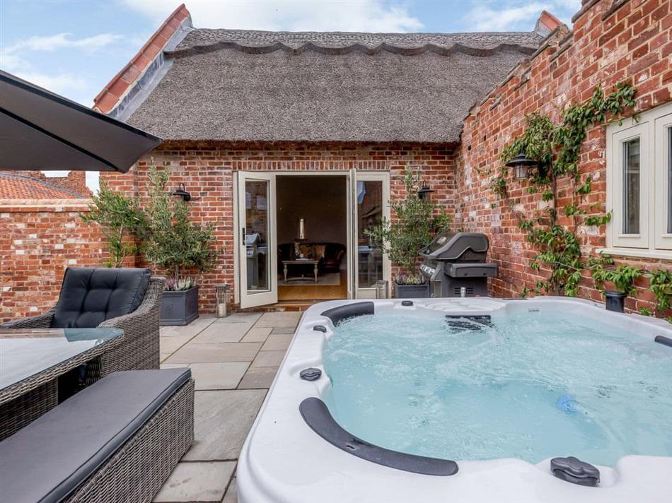 Hot tub at Deer View Cottage,