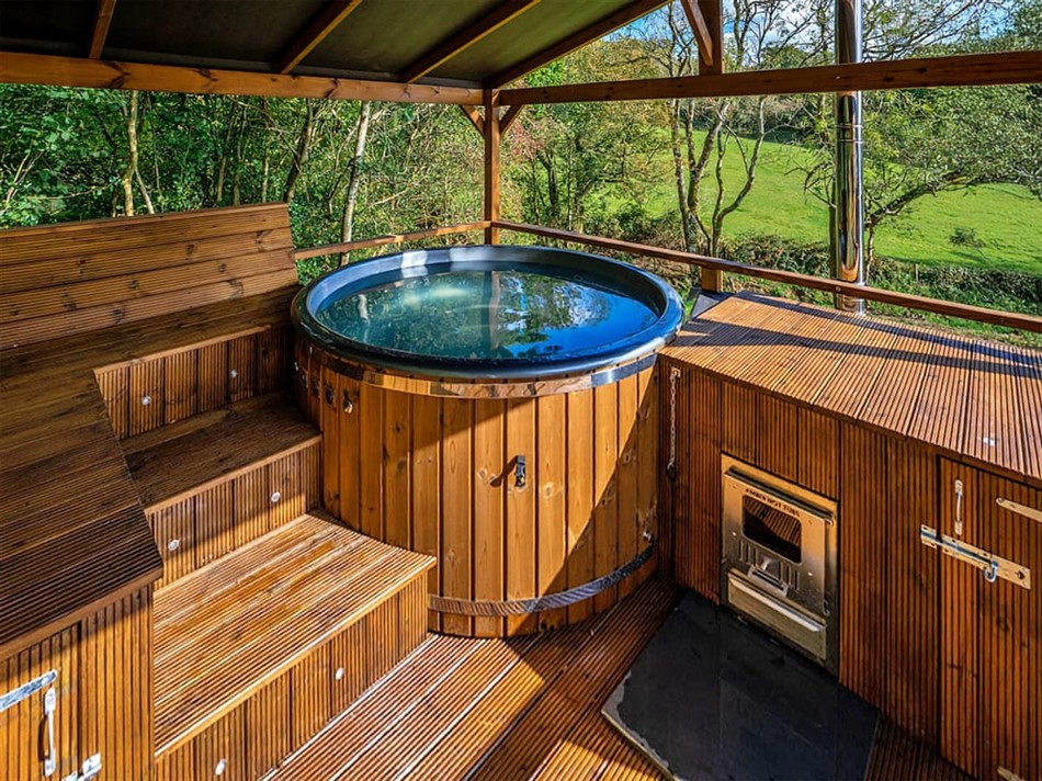 Cottages In Kent With Hot Tub