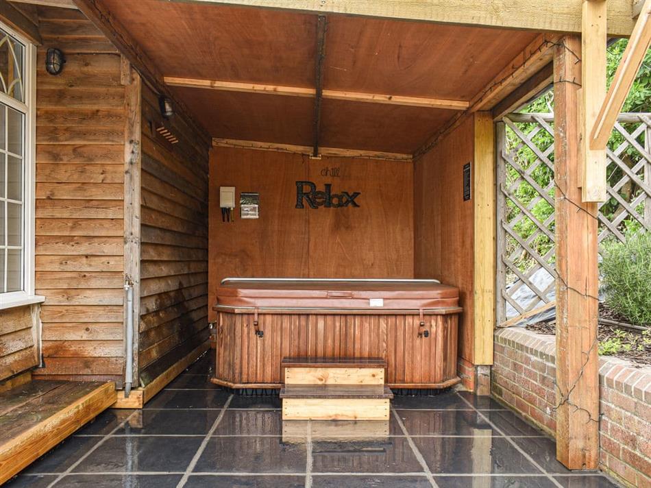Hot tub at Honeysuckle Lodge, Worthing
