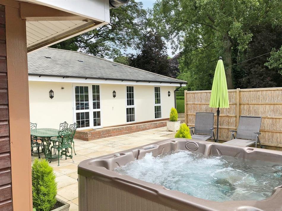 Raynham Cottages Lavender Lodge (Ref CZS) in South Raynham