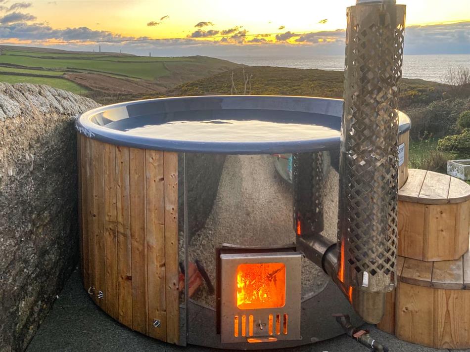 Hot tub at The Captains House, Penzance