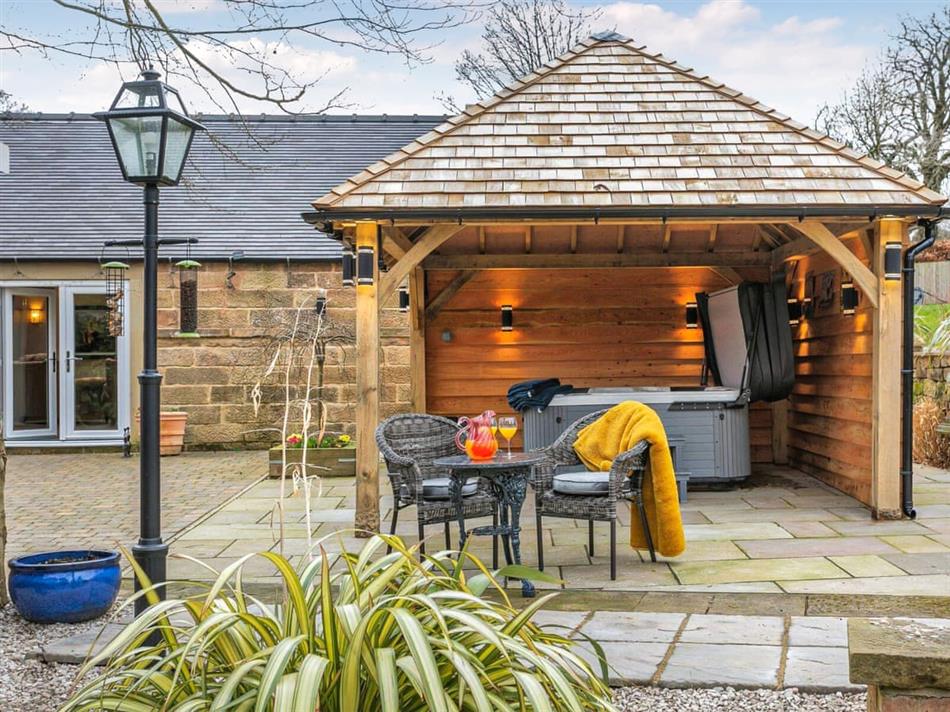 The Potting Shed at Tansley (Ref UK46092) in Tansley, near Matlock Pet Friendly with hot tub