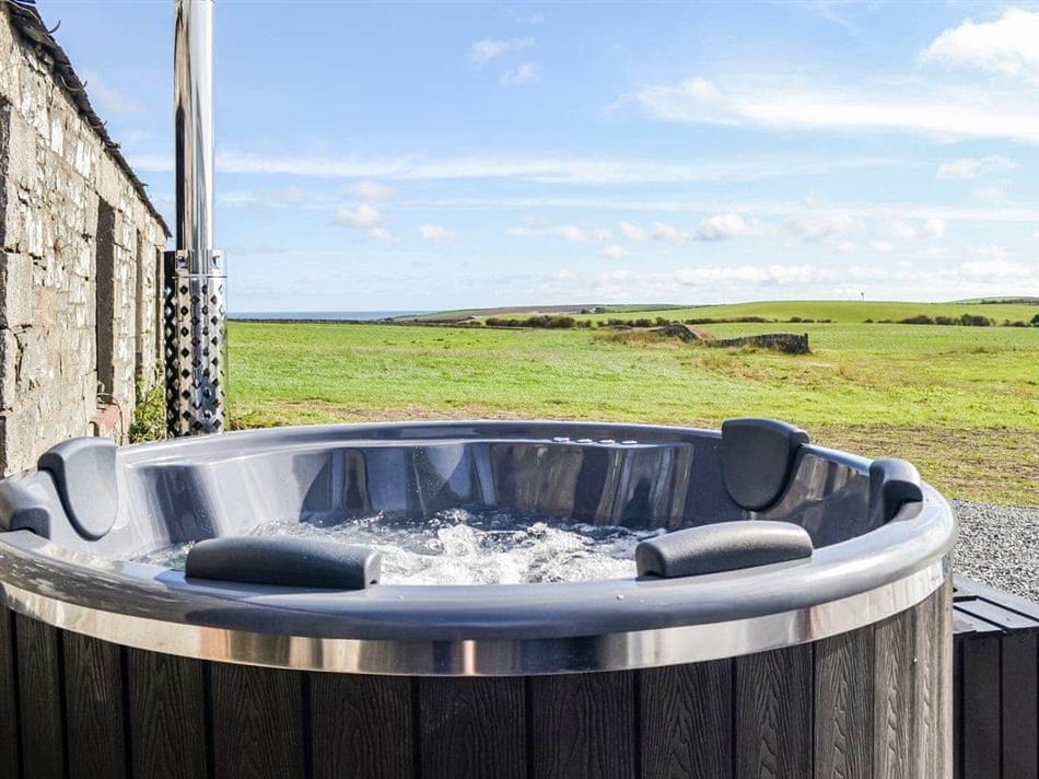 Hot tub at The Seaview Retreat,
