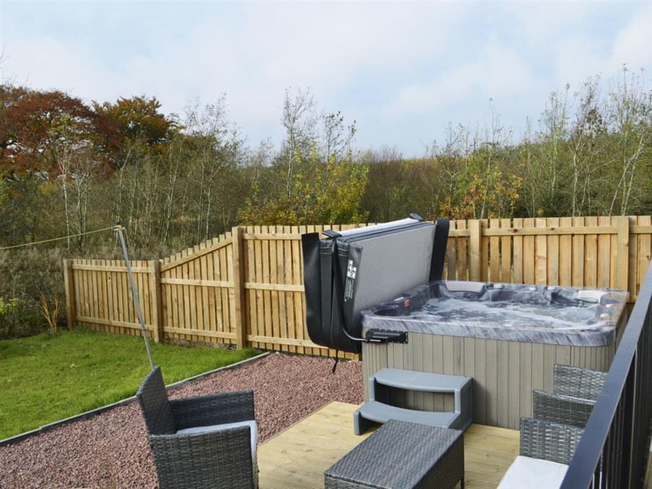 The Snug (Ref UK5214) in Blackridge, near Edinburgh with hot tub