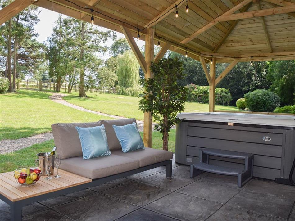 Twisly North Lodge (Ref UK10690) in Catsfield, near Battle, Sussex