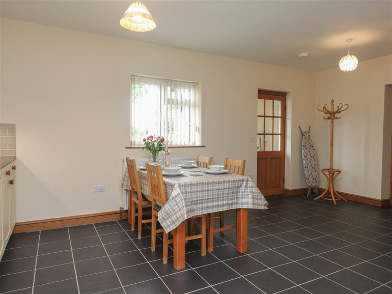 The kitchen at Bryn Caled near Y Ffor