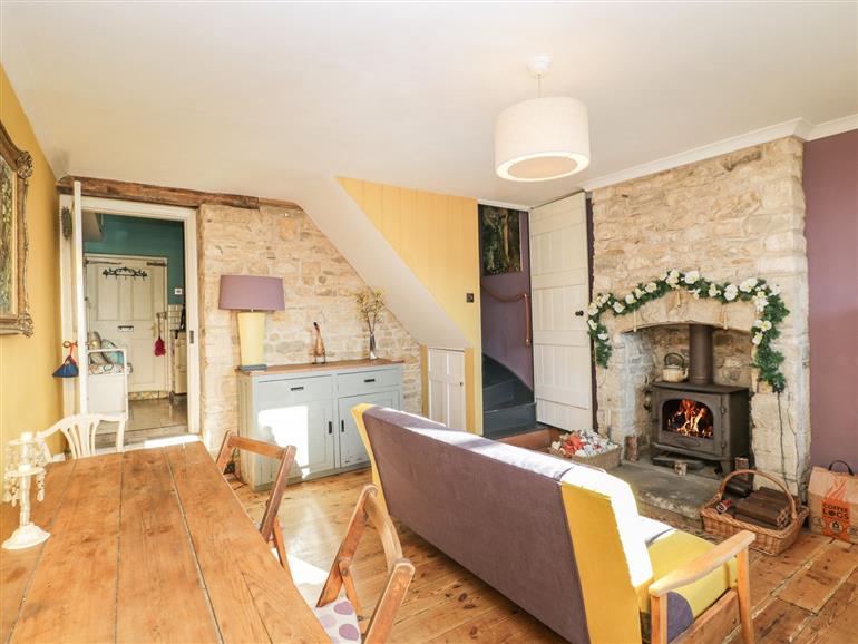 The living room at 2 Jubilee Cottages in Bourne near Brimscombe
