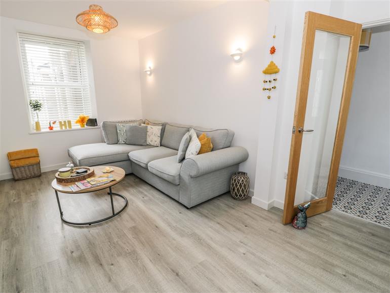 This is the living room at 55 New Street in Porthmadog