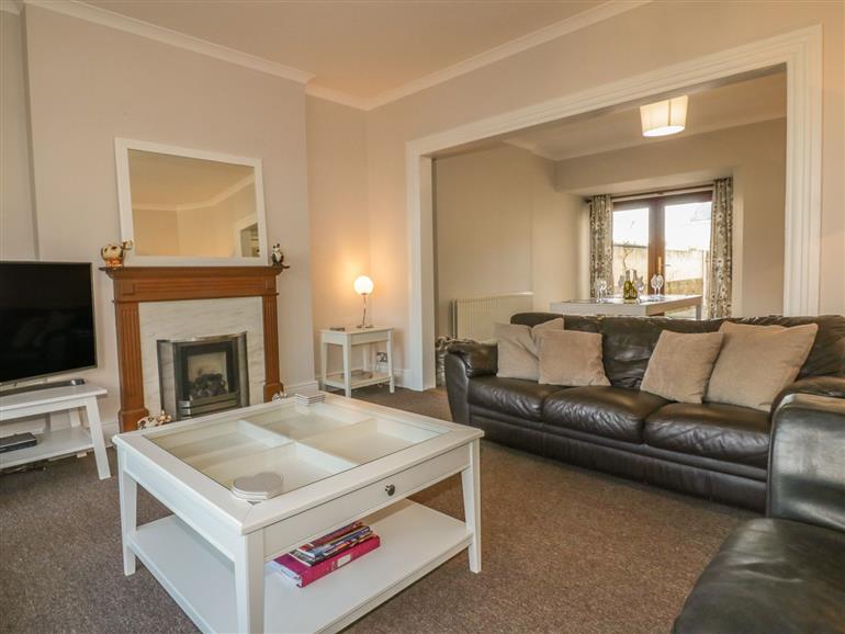This is the living room at Chy-an-Brae in Newquay