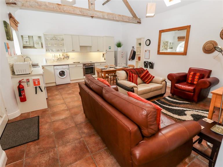 Dairy Cottage (1053870) in Shelton near Long Bennington sleeps 4 people