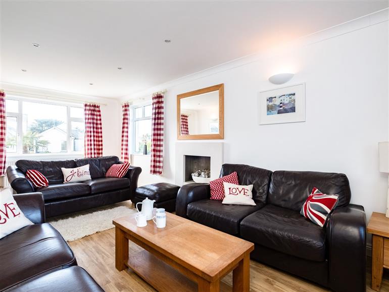 Dolphin's Barn (1128335) Pet Friendly in Trevone sleeps 8 people