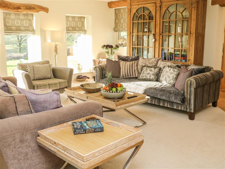 Flatt House Barn in Malham (927602) with hot tub - sleeps 8 people