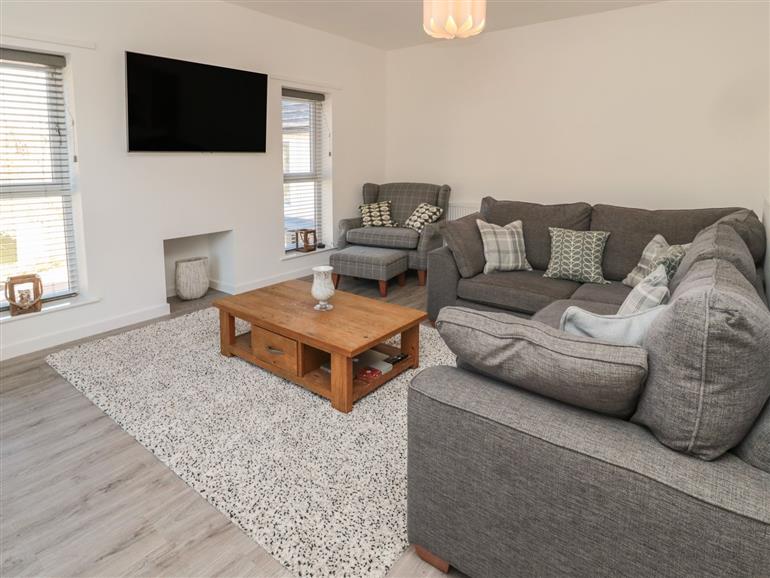 High Tide House (996815) Pet Friendly in Craster sleeps 7 people