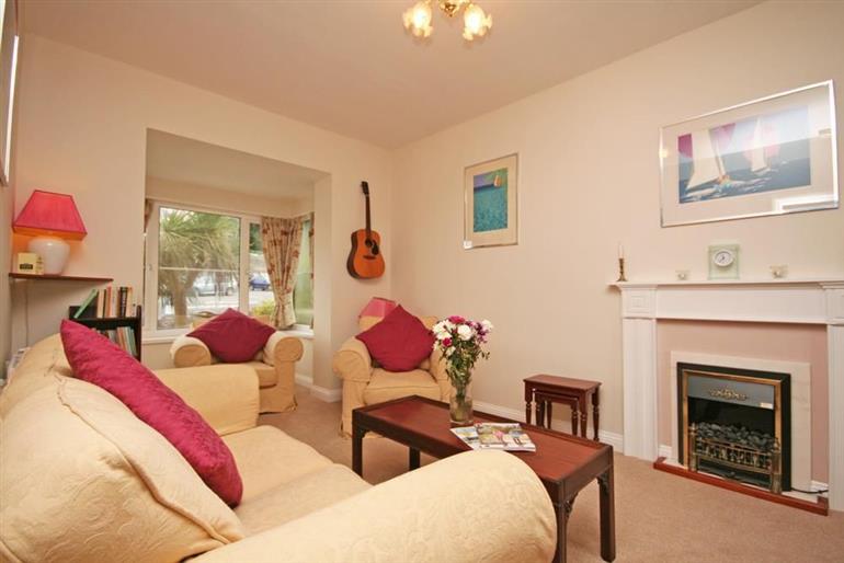 2 Gould Road (Ref 2GOUL) in Pet Friendly cottage weekend and short