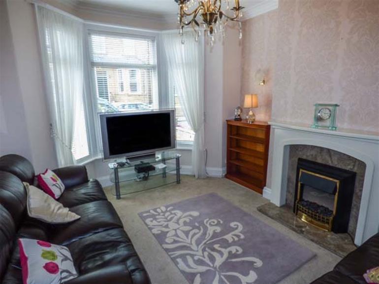 Living room in 31 Elmville Avenue, Scarborough