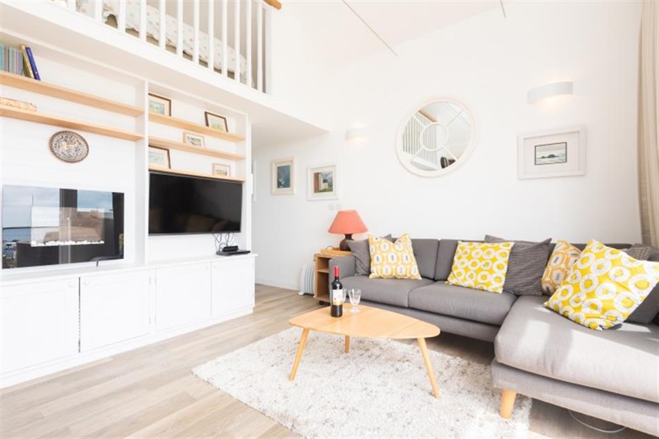 9 Bowling Green (Ref 3098) in Pet Friendly cottage weekend and