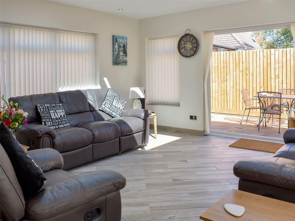Albert Apartment (Ref 30469) in Poole Pet Friendly cottage weekend