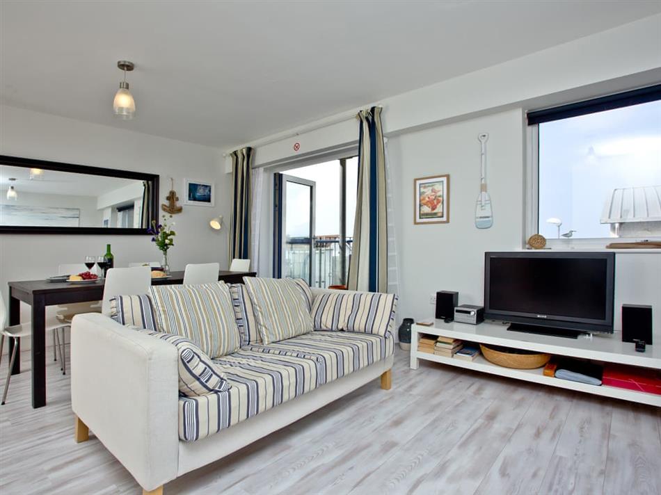 Apartment 7, Ocean 1 in Newquay cottage weekend and short breaks at