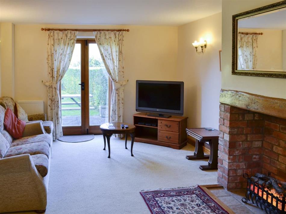 Carters Cottage (Ref DVL) in Puncknowle, Dorchester. Pet Friendly cottage weekend and short