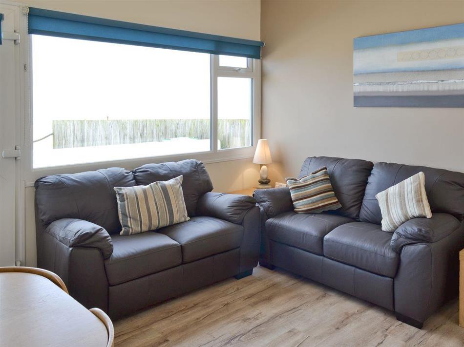 Clam Cabin (Ref 25065) in Flat Cliffs, nr. Primrose Valley Pet