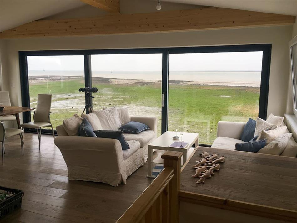 Living room in Curlew, Point Clear Bay