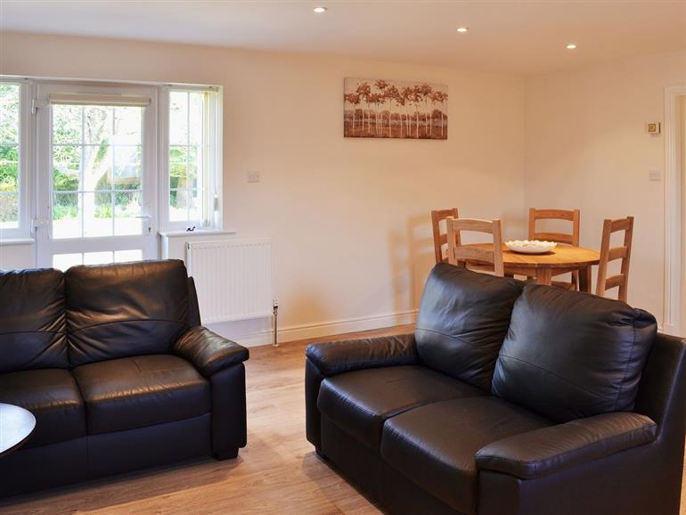 Grove House Cottages Holly Cottage (Ref W44094) in Carlton Miniott