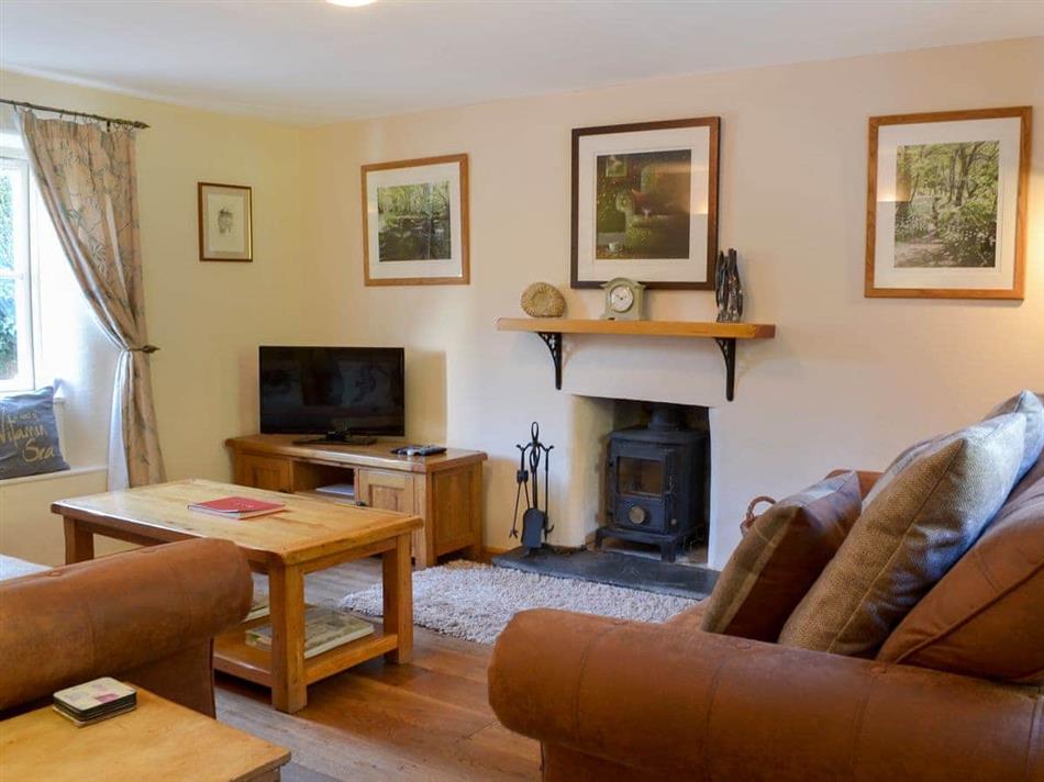 Ivy Cottage (ref : Tq4) In Boscastle, Cornwall. Pet Friendly - Cottage 