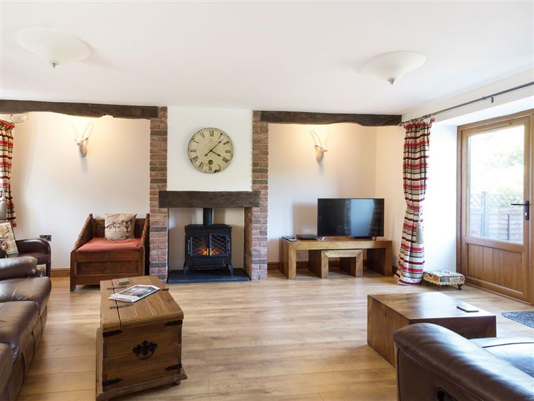 Little Cow House (929056) in Pontfaen near Chirk sleeps 5 people