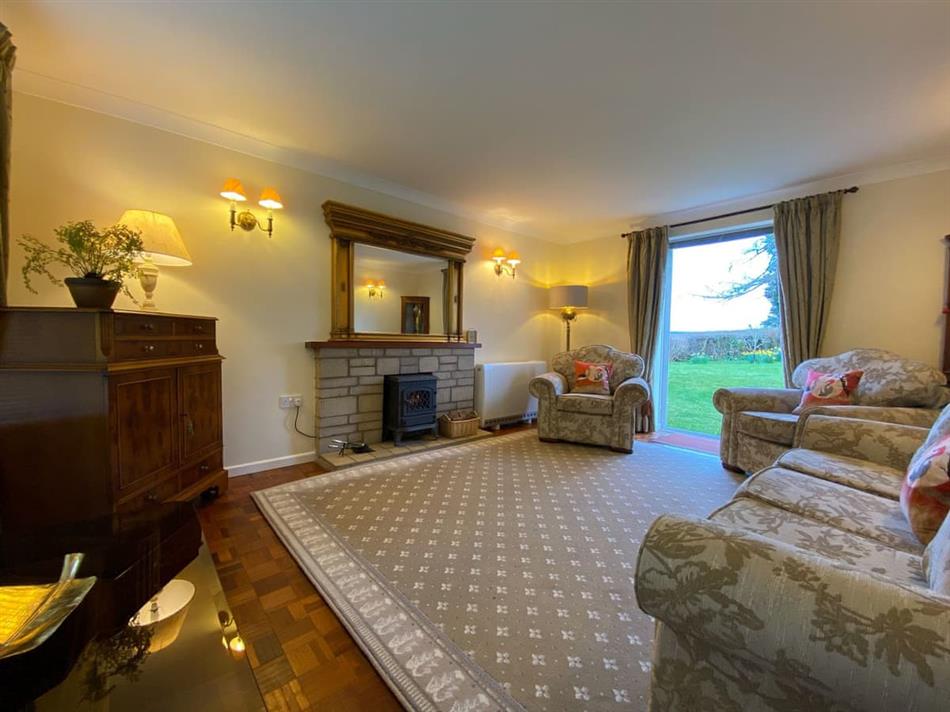 Nantucket House (Ref 25323) in Misterton, nr. Crewkerne cottage