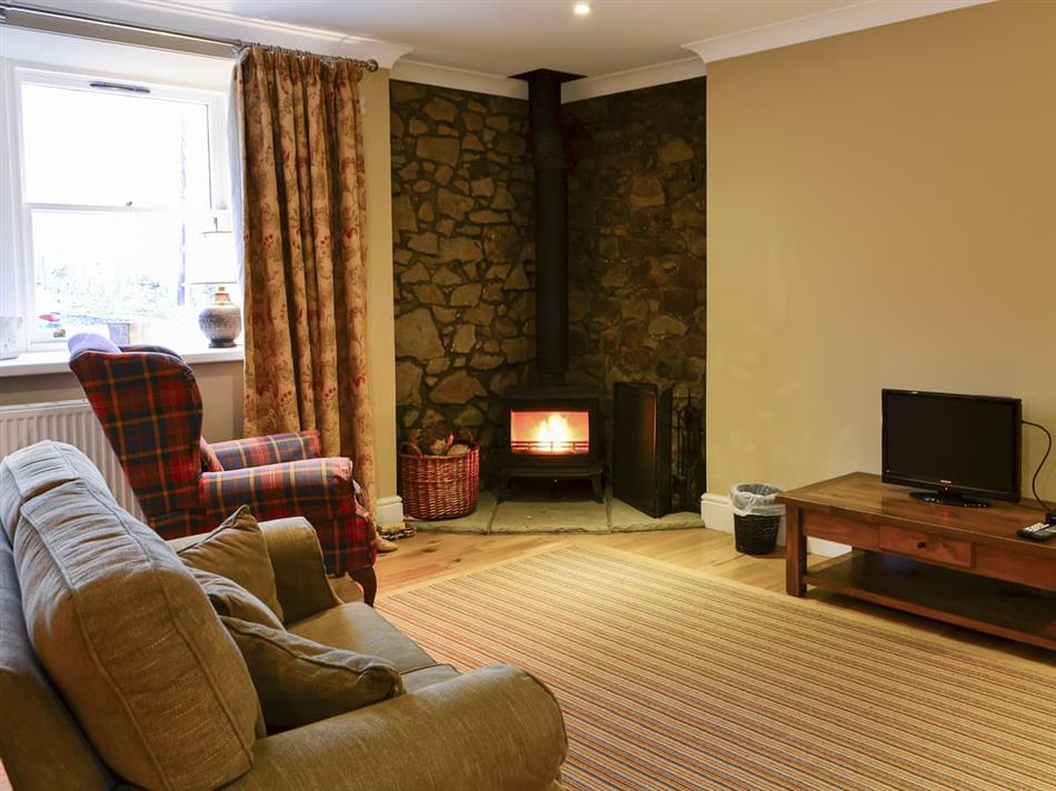 Oak Cottage (Ref SOOB) in Crawfordjohn, Nr Biggar, S. Lanarkshire. cottage weekend and short