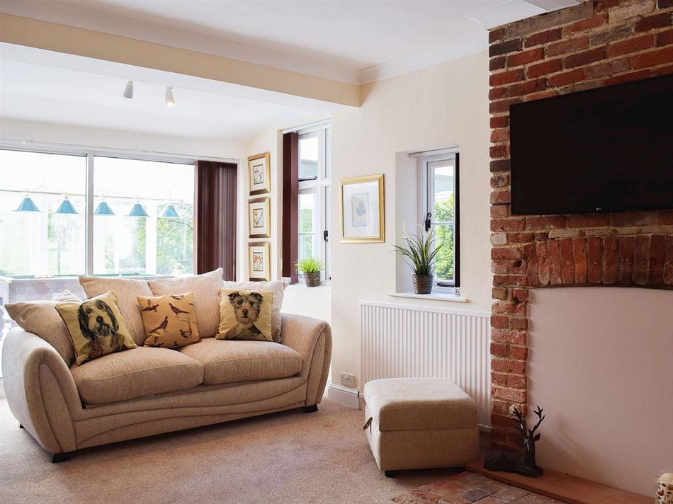 Old Applecroft Farmhouse Ref Ukc1462 In Great Henny Near Sudbury Essex Pet Friendly Cottage Weekend And Short Breaks At Holiday Cottages In Suffolk